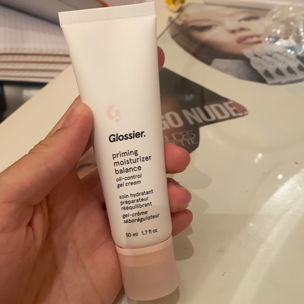 Glossier priming moisturizer balance